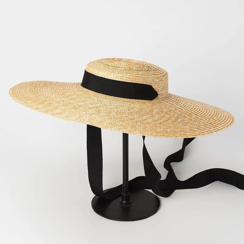 Simple And Fashionable Strappy Straw Flat Hat - L’Heure Marquée 