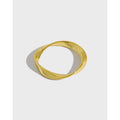 Minimalist Mobius Twisted Ring - L’Heure Marquée 