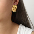 Square Pleated Earrings - L’Heure Marquée 