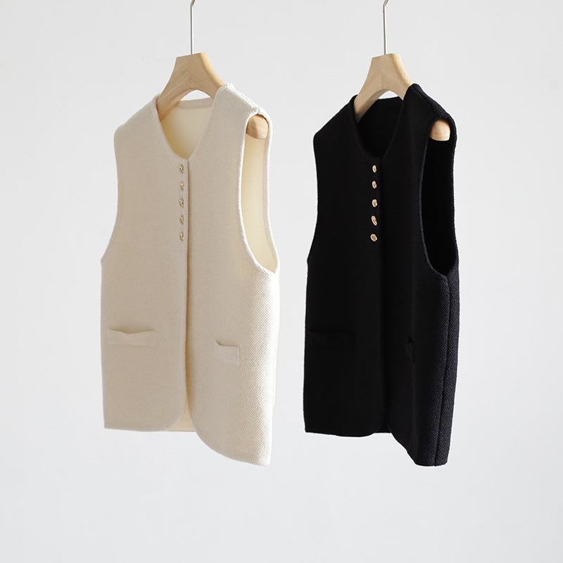 Old Money Style Round Neck Golden Bean Buckle Knitted Vest - L’Heure Marquée 